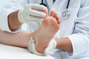 Zakażenie grzybicze na stopach – Objawy i leczenie